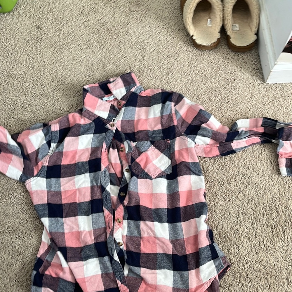 It has only been worn twice. Not damaged.